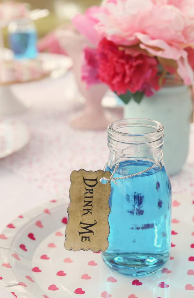 Are you an Alice In Wonderland fan? You can throw the best tea party themed after Alice In Wonderland. We've gathered up what you need to plan awesome afternoon tea parties.