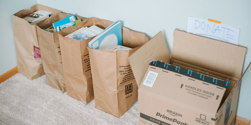 10 Places to Donate Your Extra Junk| Decluttering Ideas, Declutter and Organize, Decluttering Home, Declutter Your Life, Declutter Your Home, Declutter Your Junk #DeclutteringIdeas #DeclutteringHome #DeclutterYourLife