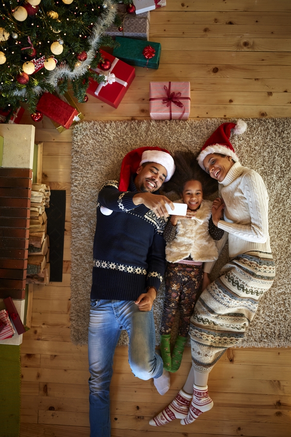 Doing things with your family is one of the best parts of the holidays. Here are some great family holiday ideas to help you enjoy the holidays. 