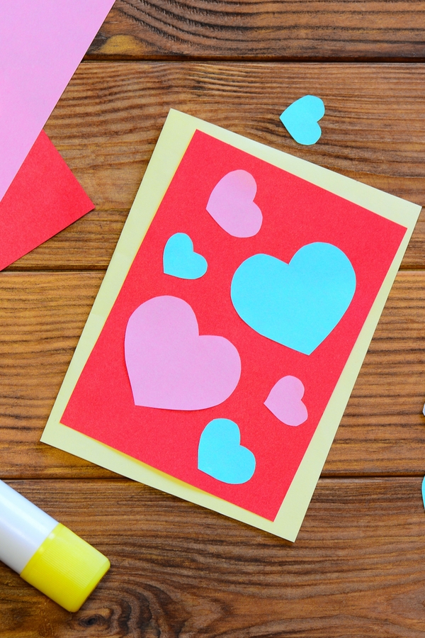 If you are throwing a Valentines Day party this year, you should make one of these DIY Valentines Day party invites. Everyone will love getting this invite with hearts on it! 