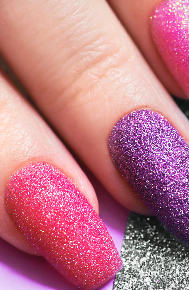 From neon colors to coffin shaped nails to glitter galore, there are so many options for your first post-pandemic set. So let's add a little bit of sunshine to those fingers by putting on some bright summer acrylic nails! Nothing says summer better than glitter! 